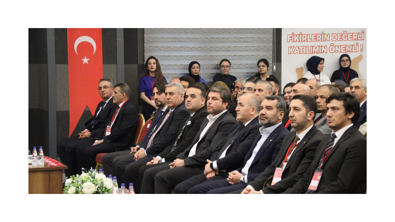 Büyük gençlik çalıştayı yoğun katılım ile gerçekleştirildi