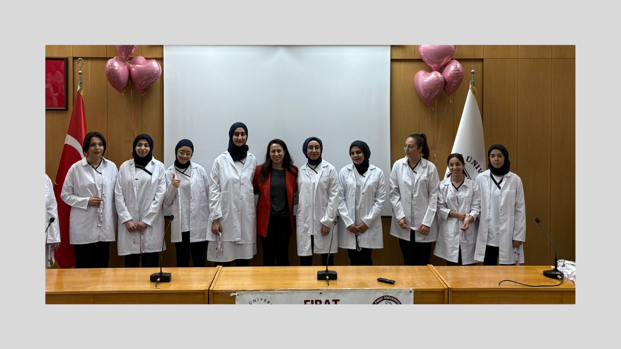 Fırat Üniversitesi'nde Dünya Ebeler Günü: Geleceğin Ebeleri Beyaz Önlüklerini Giydi