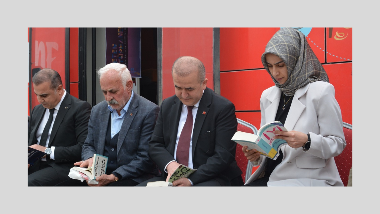 Vali Hatipoğlu’nun Katılımıyla Gerçekleşen Kitap Okuma Etkinliği Yoğun İlgi Gördü