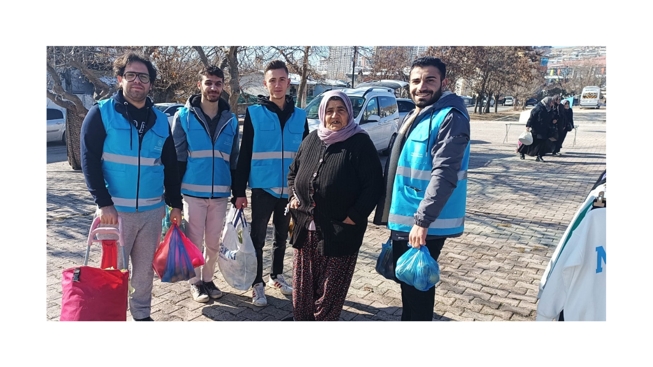 Fırat Yurdu Gönüllülerinden 