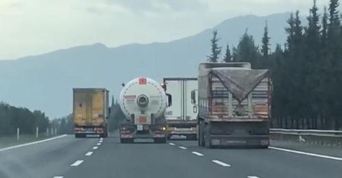 Burası Bir Oto Yol